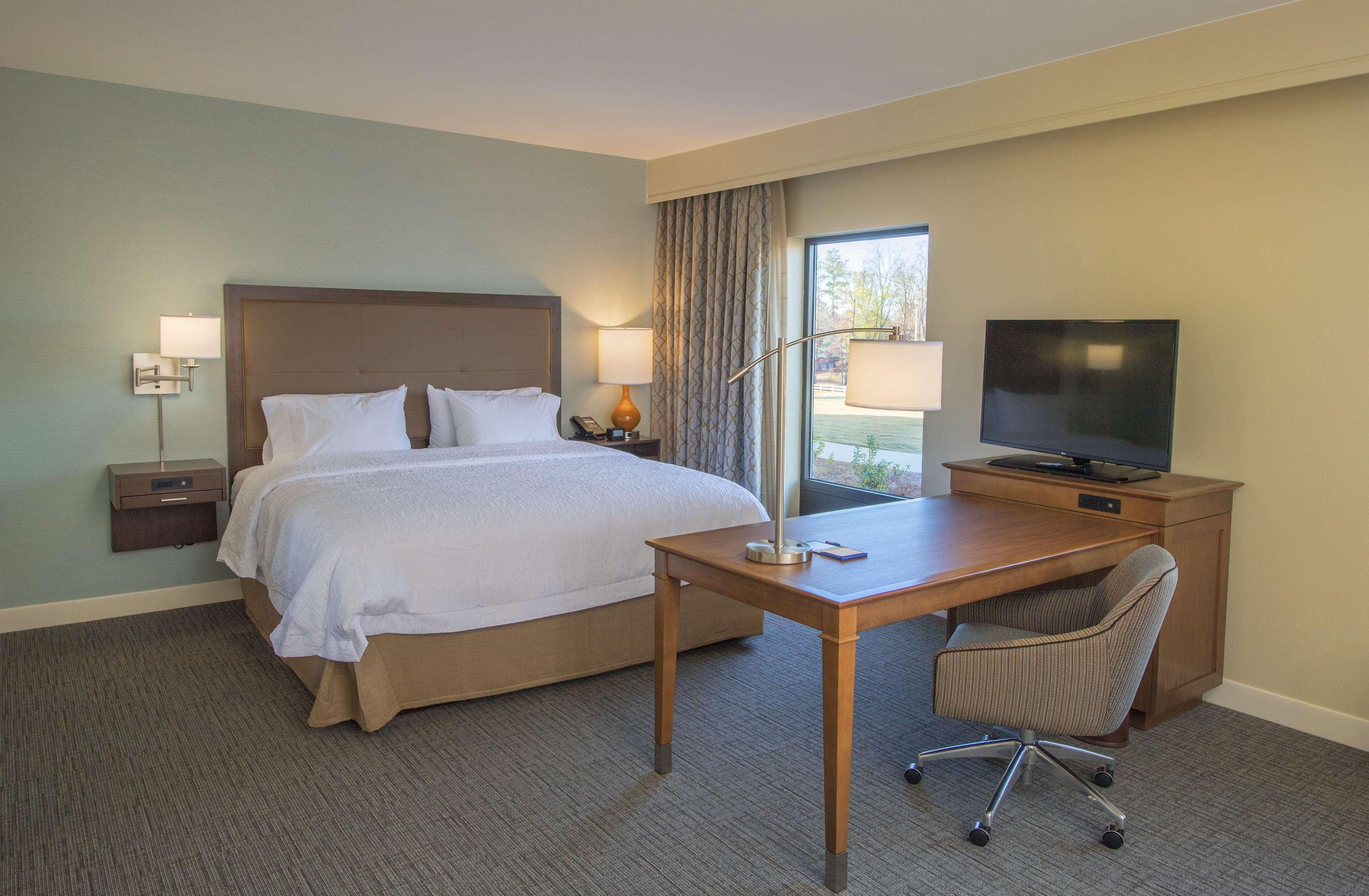 Hampton Inn & Suites Braselton Exterior photo